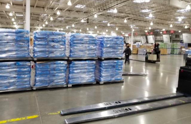 How Plastic Pallets Increase Pallet Handling Safety