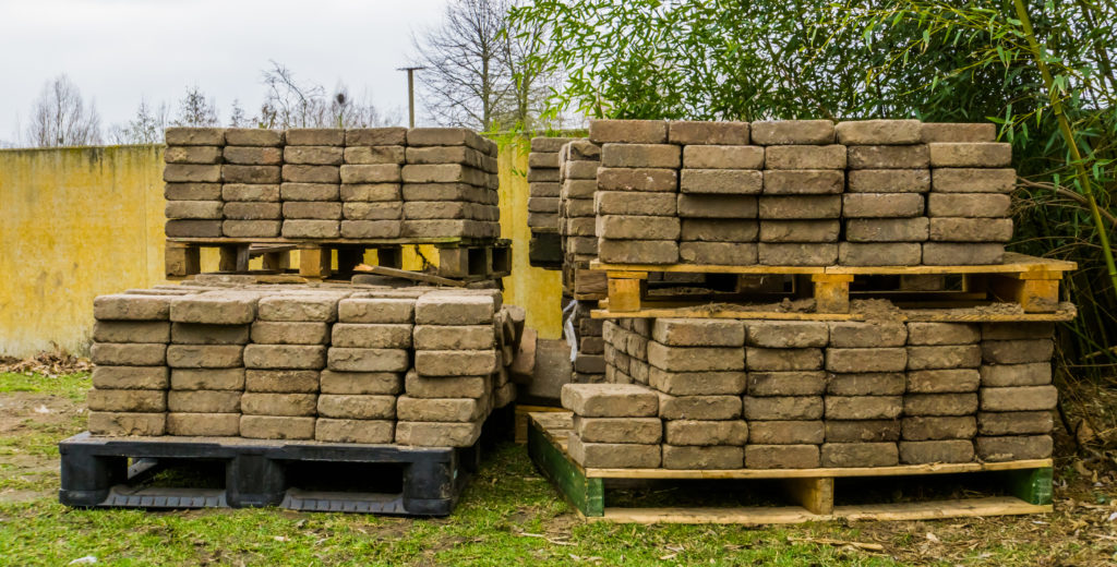 How much do wood pallets cost