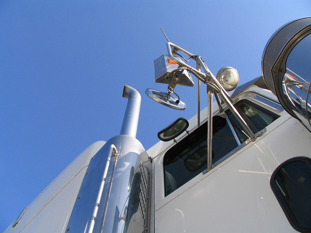 iGPS guide-to-sustainable-supply-chain-management, view of truck from below